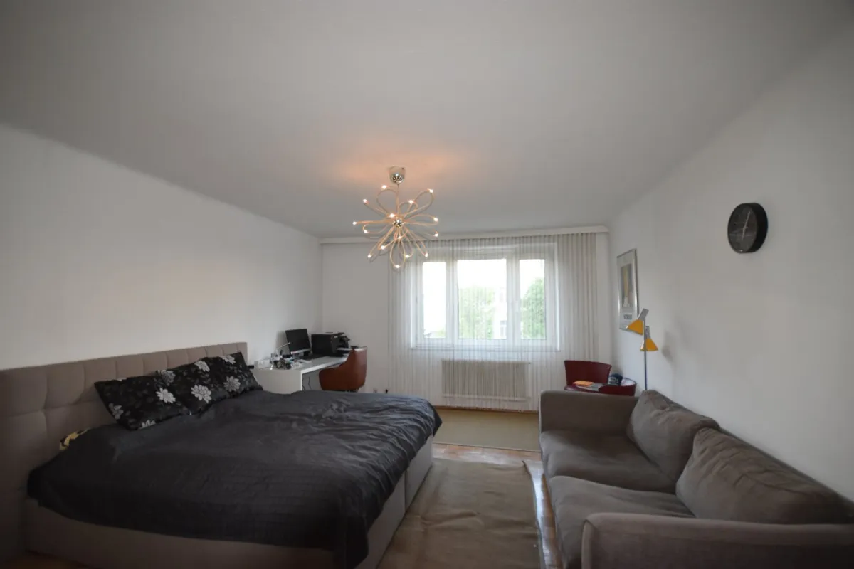"ANDRÄVIERTEL - Möbliertes großes ZIMMER in WG-Wohnung mit kleinem Balkon im Innenhof" - Bild 1