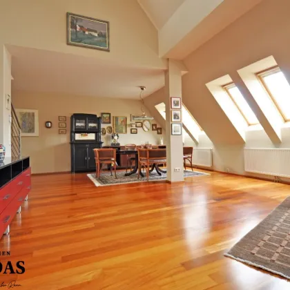 Elegante Dachgeschoss-Maisonette mit offenem Charakter, Südterrasse und Wintergarten - Bild 3