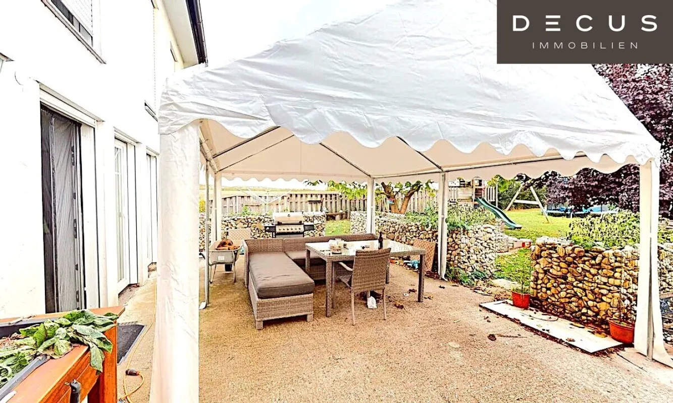 TRAUMHAFTES EINFAMILIENHAUS MIT MIT WOHNKÜCHE, 4 SCHLAFZIMMERN UND GROSSEM GARTEN - Bild 1