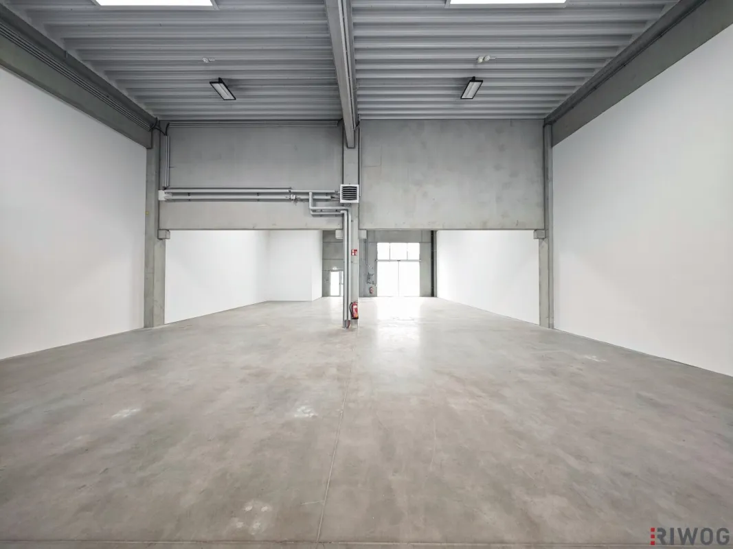 Beidseitig andienbare Lager- und Produktionshalle (ca. 286 m²) mit Büro- und Aufenthaltsräumen - Bild 1