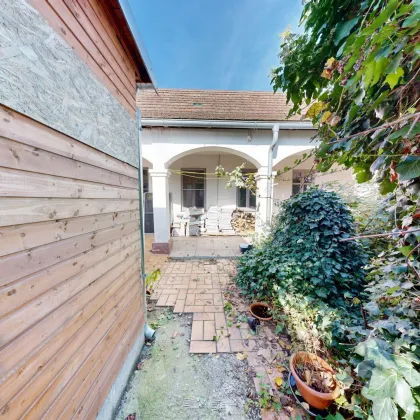 Wohnen mit Potenzial: Haus mit Arkaden & Doppelgarage in Münichsthal - Bild 2