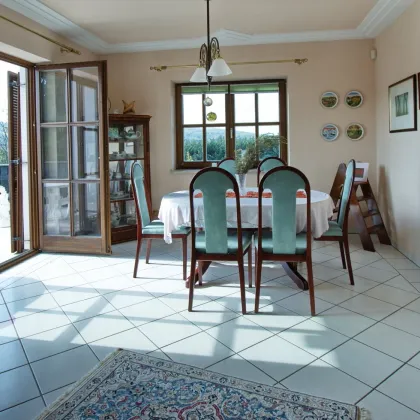 Großzügiges Einfamilienhaus in herrlicher Grünruhelage mit Fernblick - Bild 3