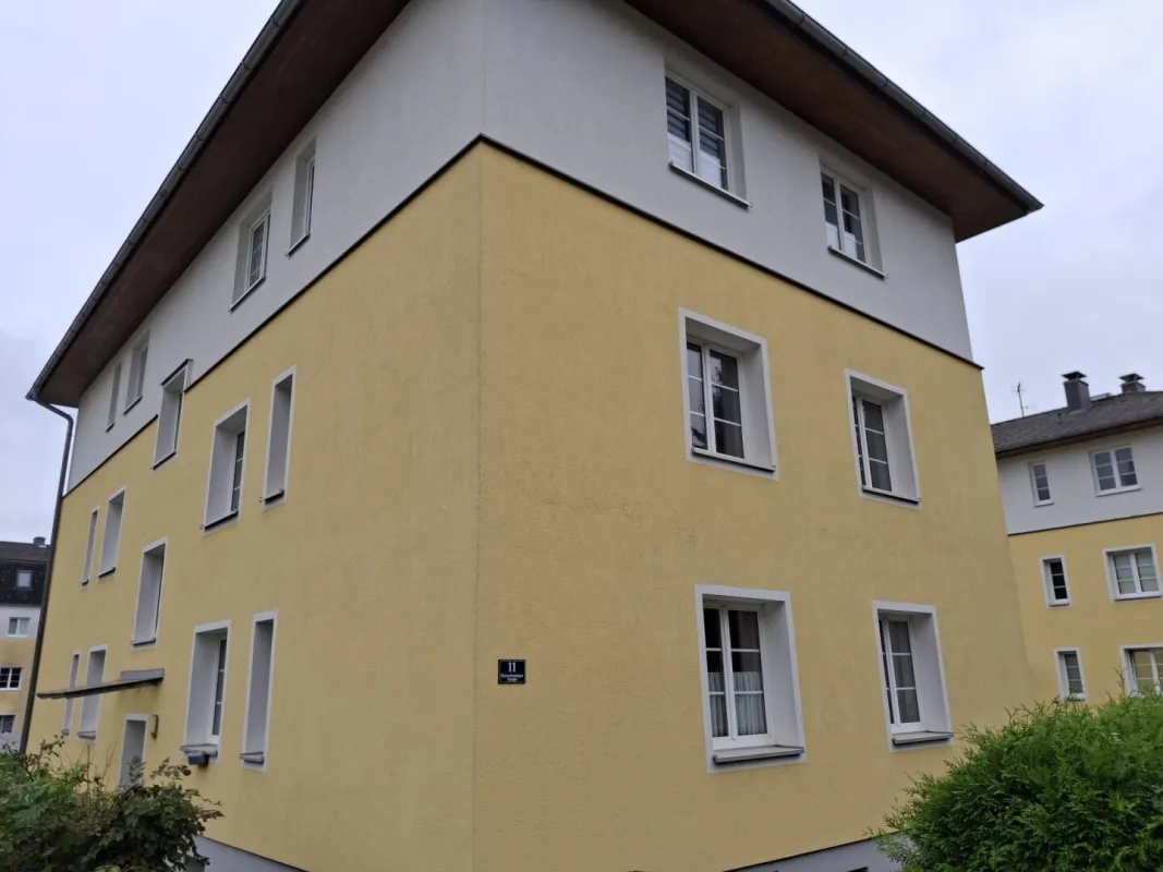 Gebrauchte, bestens aufgeteilte 3-Zimmer-Wohnung mit Balkon und Carport in Ried im Innkreis - Eigennutzung oder Kapitalanlage - Bild 1