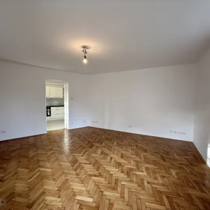 Sanierte 2-Zimmer-Wohnung mit Garten in Grünlage I Altbaustil mit Parkett & stilvoller Küche - Bild 3