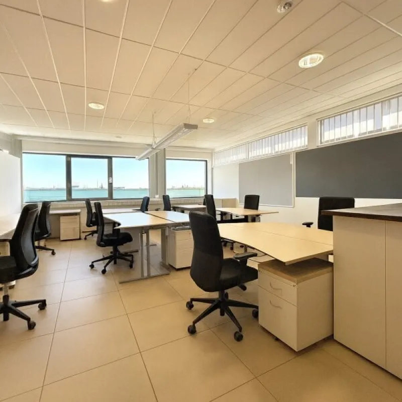 Gesamte Büroeinheit inkl. Skylounge und Terrasse – ca. 750 m² zur Alleinnutzung - Bild 1