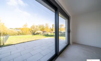 Parkett auswählen und einziehen! Nahezu bezugsfertige Doppelhaushälfte mit 437m2 Grundfläche und Seeblick!