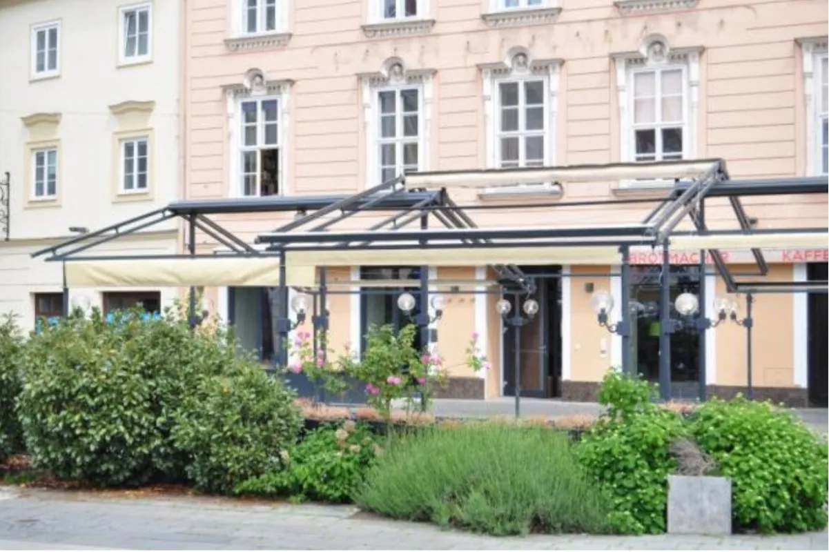 Traumhaftes modernisiertes Café im Zentrum von Wiener Neustadt - Bild 1