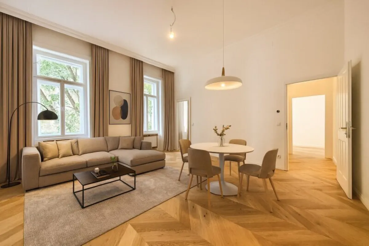 NAHE ROCHUSMARKT - ERSTBEZUG - ca. 56,90 m² WFL - 2 Zimmer - BALKONZUBAU MÖGLICH - Bild 1