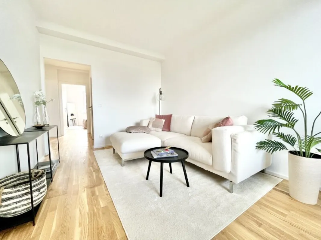 PARKBLICK - 4.Liftstock - 3 Zimmer - ca. 84m² NFL - Loggia - U-Bahn - Bild 1