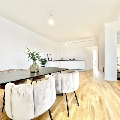 PARKBLICK - 4.Liftstock - 3 Zimmer - ca. 84m² NFL - Loggia - U-Bahn - Bild 2
