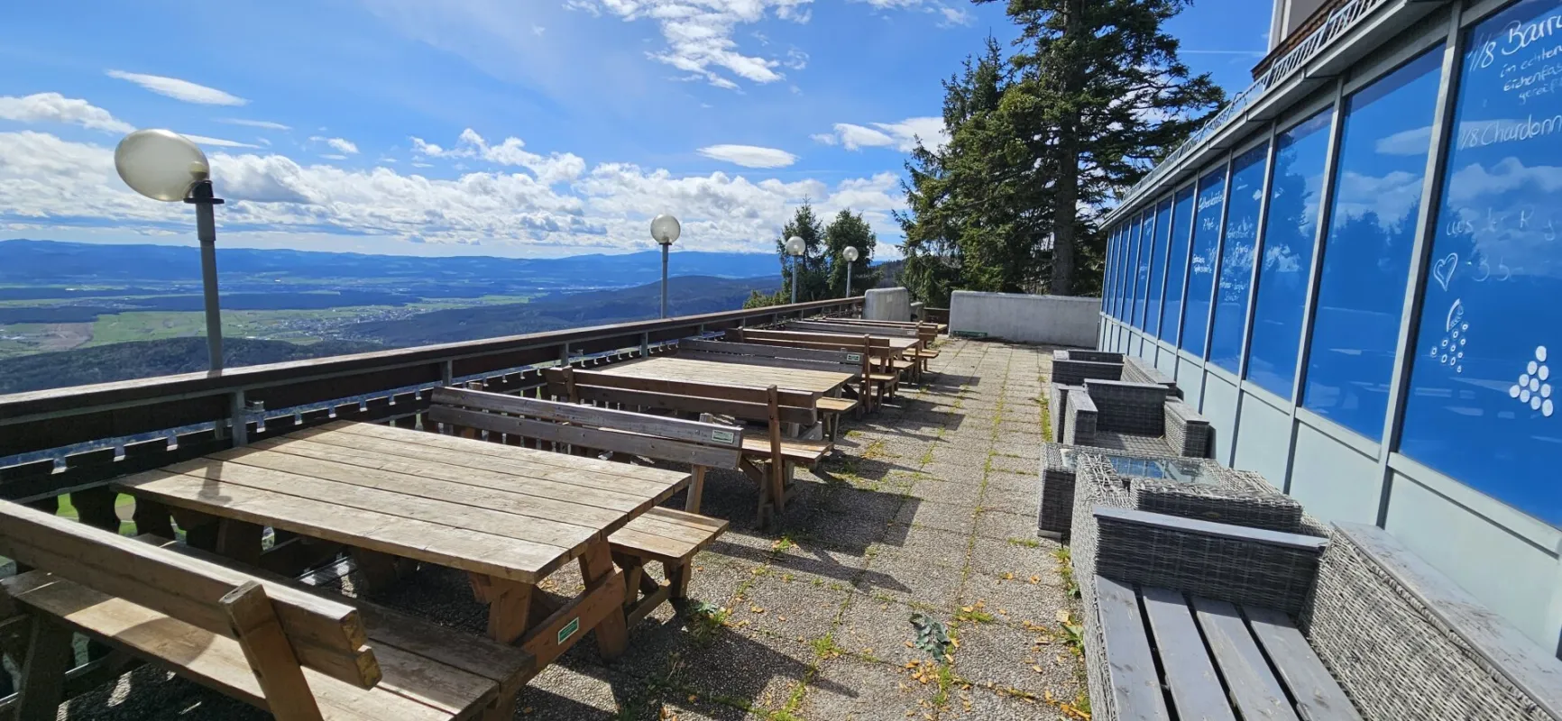 Gastrofläche mit riesiger Terrasse und spektakulärem Fernblick - Toplage im Naturpark Hohe Wand - Bild 1