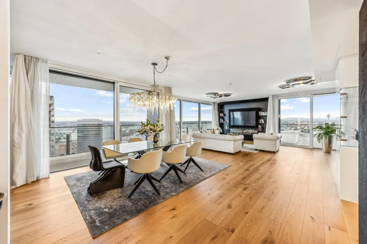 Luxuriöses Penthouse mit 210 m² und spektakulärem Panoramablick –  Wohnen auf höchstem Niveau - Bild 1