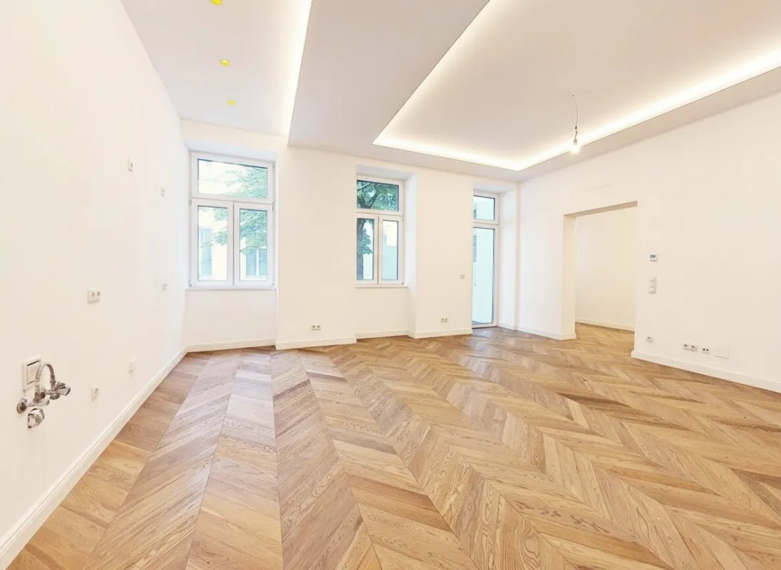 ++NEU** Altbau-Charme trifft Luxus!  High-End 4-Zimmer-Erstbezug mit 2 Balkonen in TOP City-Ruhelage NÄHE Urania! U-Bahn & CAT - Bild 1