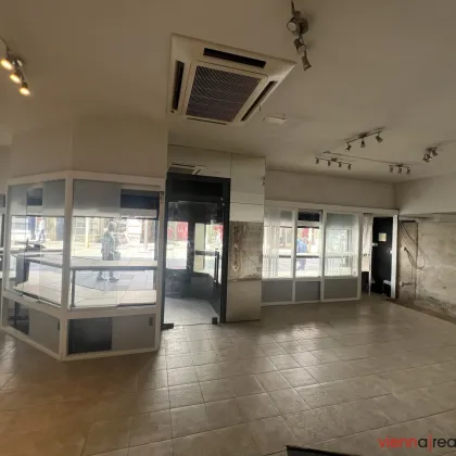 << KEINE ABLÖSE >> TOPLAGE - UNBEFRISTET - 84 m2 Geschäftslokal in Fußgängerzone mit Lager und Gang-WC - Bild 2
