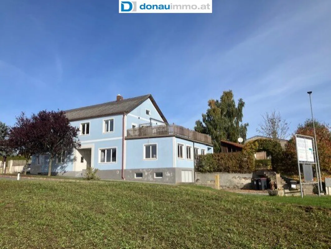 3763 Japons: Großzügiges Ein- bis Zweifamilenhaus mit Garten - Bild 1