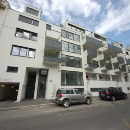 komfortabler Tiefgaragenplatz (keine Hebebühne/Stapelparker!) nächst Elterleinplatz! - Bild 2