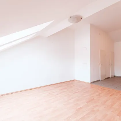 Dachgeschoss-Wohnung mit Abendsonne in Ruhelage nahe U4 Meidling Hauptstraße, U6 und Theresienpark! - Bild 3