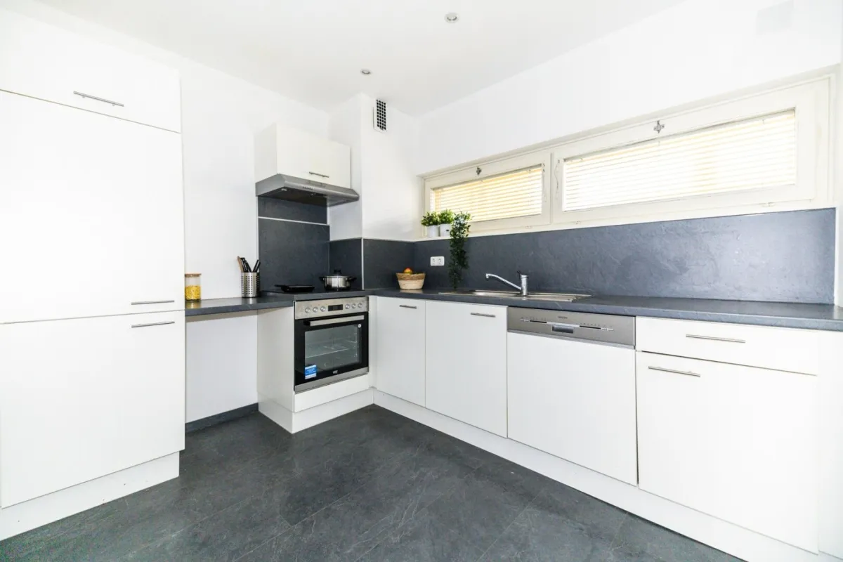 PROVISIONSFREI I DIREKT AN DER MUR I  ABSOLUTE RUHELAGE I EINBAUKÜCHE I LOGGIA I ZENTRAL I AB SOFORT I PROJEKT WOHNEN - Bild 1