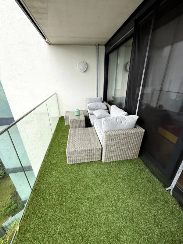 Großzügige, neuwertige 3 Zimmer Maisonettewohnung mit Loggia und Terrasse  in Stadlau, beim Mühlwasser - Bild 1