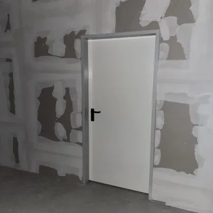 Großer und sehr zentral gelegener Lagerraum mit Anlieferungsrampe. - Bild 3