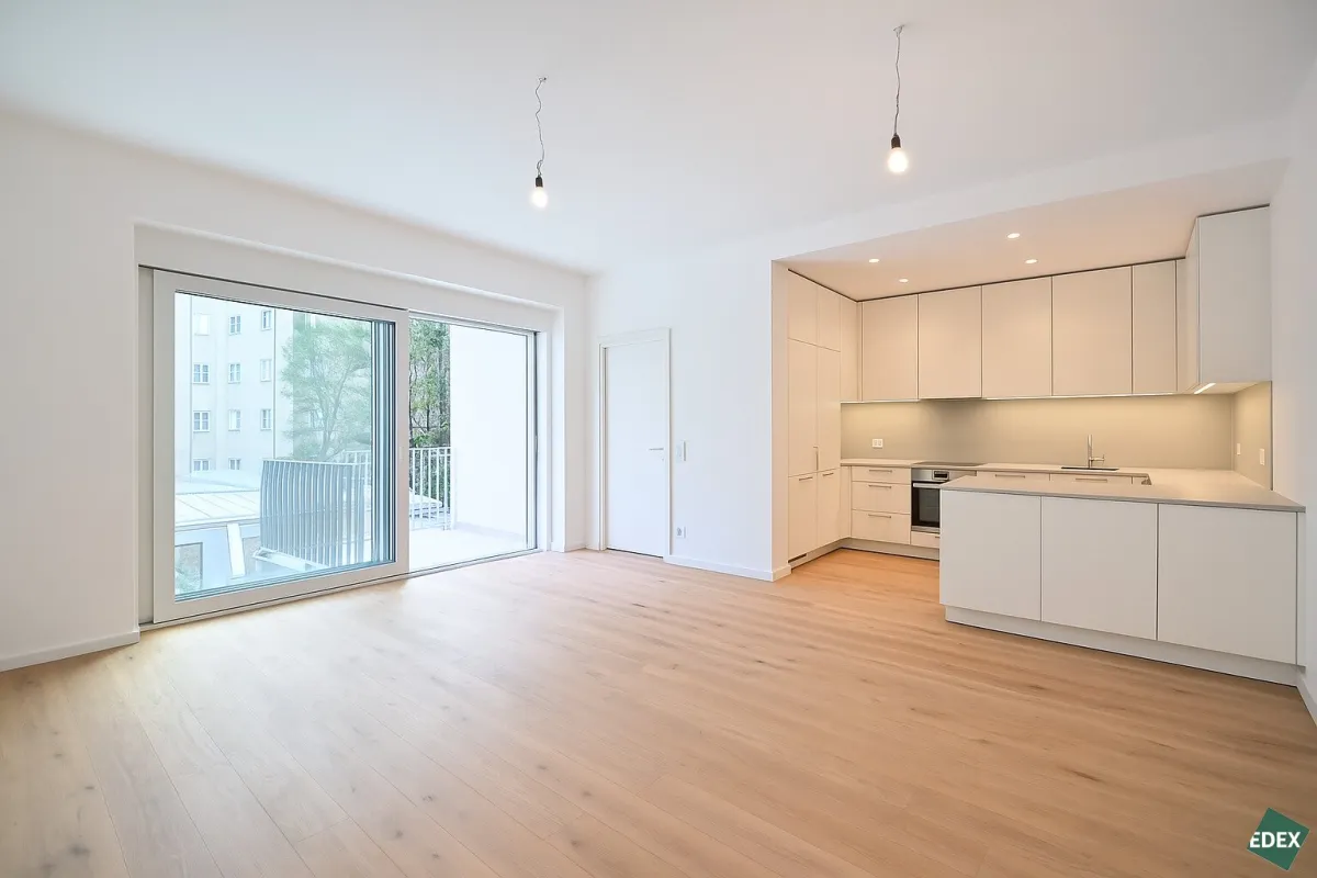 Marie | Balkonträume im Altbau – stilvoll & sonnig - Bild 1