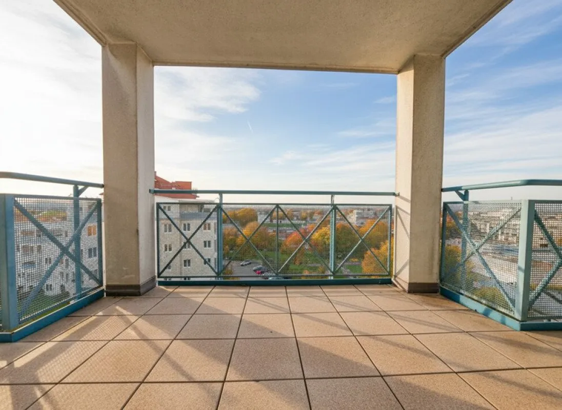 Mini-Penthouse-Appartement mit schöner Terrasse, Parkplatz und Fernblick - in Wr. Neudorf mit guter Infrastruktur - Bild 1