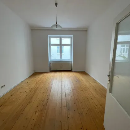 PREISHIT! GRUNDSANIERTE 2 ZIMMER HOFSEITIGE ALTBAUWOHNUNG IN TOP LAGE - Bild 3