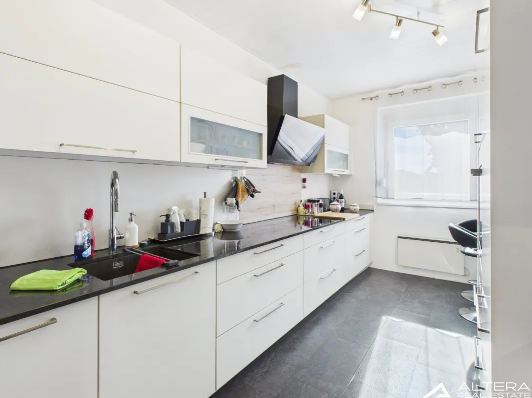 Großzügige 4-Zimmer-Wohnung mit Tiefgarage & Keller – ruhige Lage in Kalsdorf bei Graz!! - Bild 1