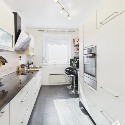 Großzügige 4-Zimmer-Wohnung mit Tiefgarage & Keller – ruhige Lage in Kalsdorf bei Graz!! - Bild 2