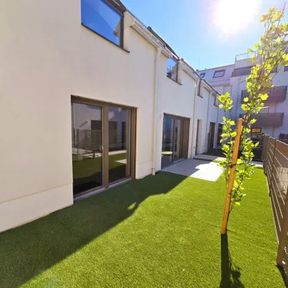 Herbstaktion! Ihr neues Familienparadies! WOW - Cooles Townhouse mit Garten! 4 Zimmer + Ideale Raumaufteilung + Erdwärme + Absolute Ruhelage + Tiefgarage! Nachhaltig und zukunftssicher investiert! - Bild 2