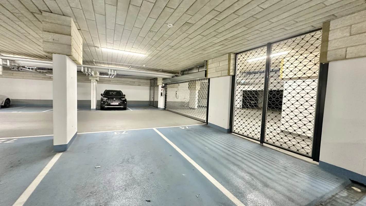 OLDTIMERFREUNDE AUFGEPASST - Garagenstellplatz JETZT 3 Monate mietzinsfrei! - Bild 1