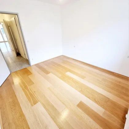 Must Have - Neuer Preis! Ideale 2-Zimmer Wohnung mit Loggia! Viel Grün + Garagenplatz verfügbar + Perfekte Aufteilung + Fairer Preis + Tolle Infrastruktur! Nicht zögern! - Bild 3