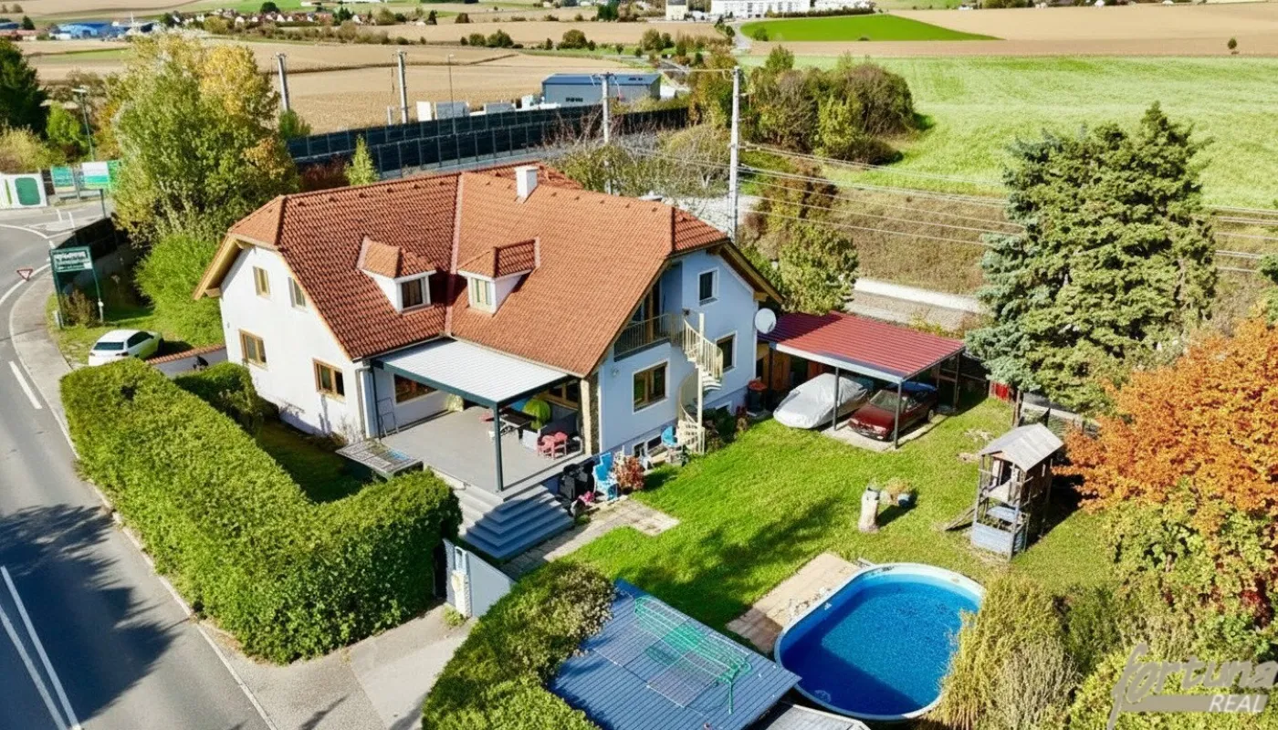 Zweifamilienhaus: 250 m², 9 Zimmer, Garten & Garage – Ihr neues Zuhause! - Bild 1