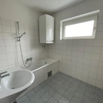 Großzügige Familienwohnung mit Balkon und Garage! - Bild 3