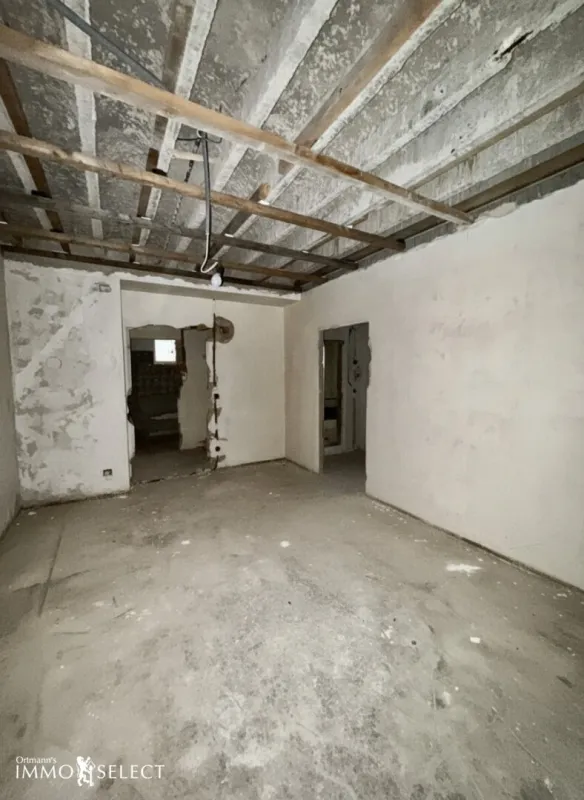 „RAUM zum Entfalten - Sanierungsbedürftige Wohnung in 1120 Wien“ - Bild 1