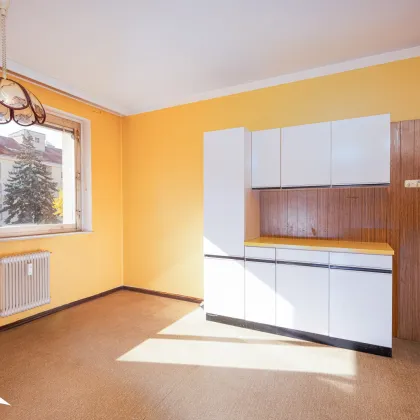 1220 Wien Helle 2-Zimmer Wohnung mit hofseitiger Loggia im 2. Liftstock Nähe U1 mit Potenzial für 3 Zimmer - Bild 2