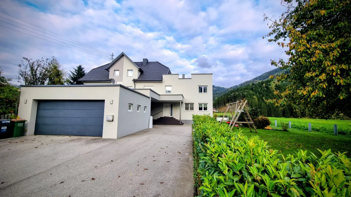 Friesach: XXL-Traumhaus in Grünlage - Bild 1