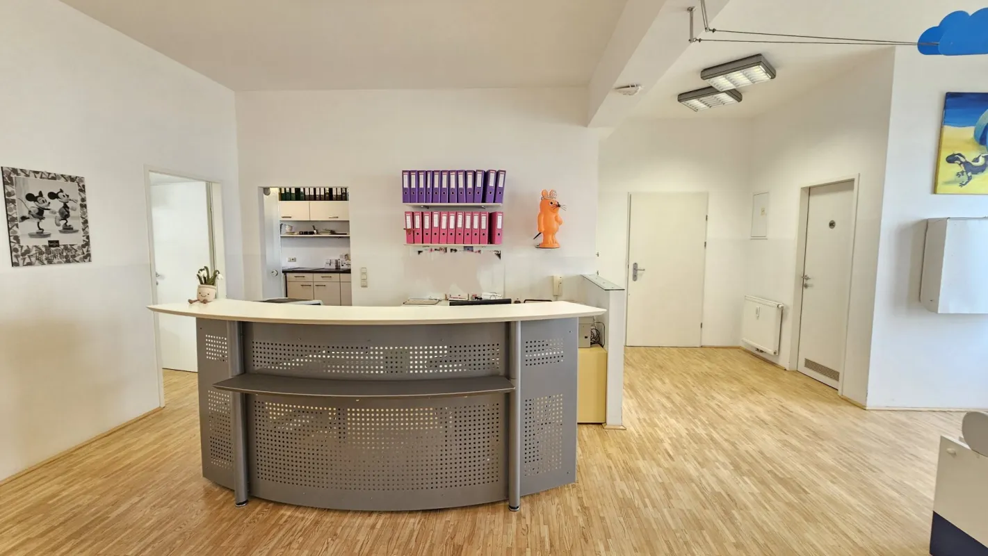 Ihr Erfolg beginnt hier! Moderne Büro-/Praxisfläche mit Garten & Parkplatz in Spittal/Drau. - Bild 1