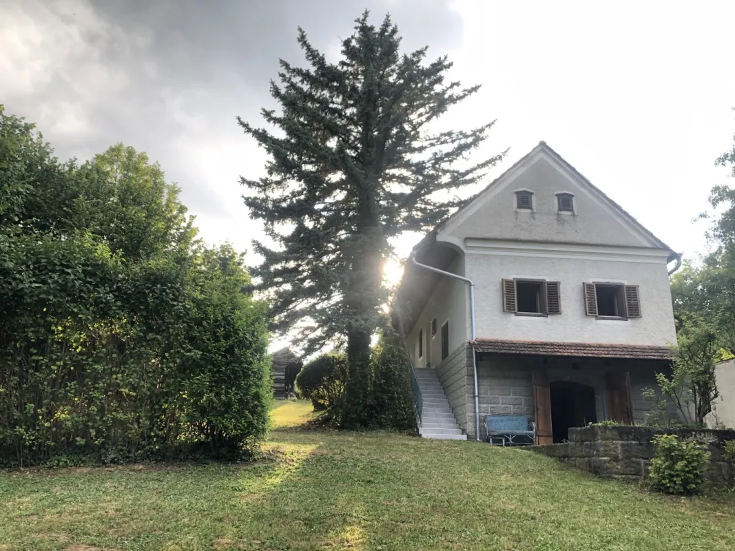 Schönes, ruhig gelegenes Kellerstöckl mit 3589 m2 Grundstück - Bild 1