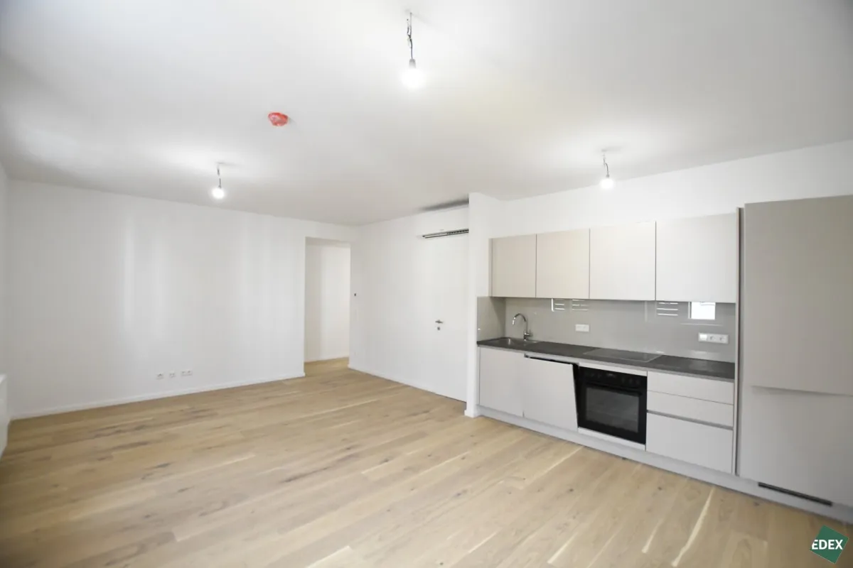 Erstbezug nach Sanierung: Schöne 2 Zimmer-Wohnung nahe Meidling Bahnhof - Bild 1