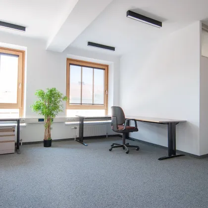 attraktives Büros in Schwechat - ideal für junge Firmen | klimatisiert, modern, sehr hell |12,40m² - Bild 2