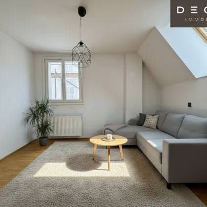 | ENTZÜCKENDE & HELLE DACHGESCHOSSWOHNUNG | 2 ZIMMER | CA. 51,5 m² | 4. OG | BESTLAGE | HAUPTPLATZ | ECKE MURGASSE - Bild 2