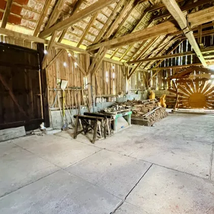 6 Minuten nach Geras - gut erhalten und teils renovierter Vierkanthof - großes Grundstück 2601m² - Brunnen am Grund - Bild 3