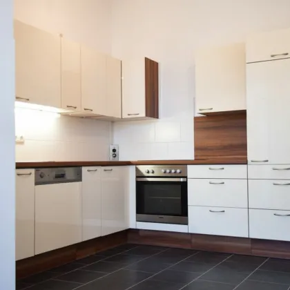 Ruhig und hofseitig! Bezugsbereite 3 Zimmer-Wohnung! - Bild 2