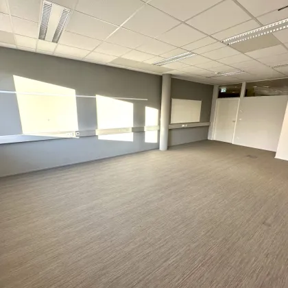 Ideal-geschnittene, barrierefreie Bürofläche in zentraler und frequentierter Lage im Grazer Bezirk Strassgang - Bild 3