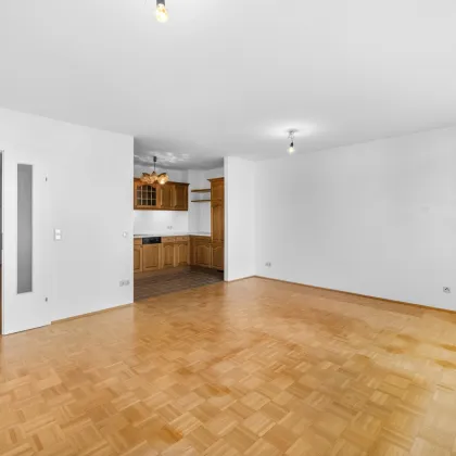 Neuer Preis: Lichtdurchflutete Wohnung mit Loggia + Ruhige Seitengasse! Jetzt zugreifen! - Bild 2