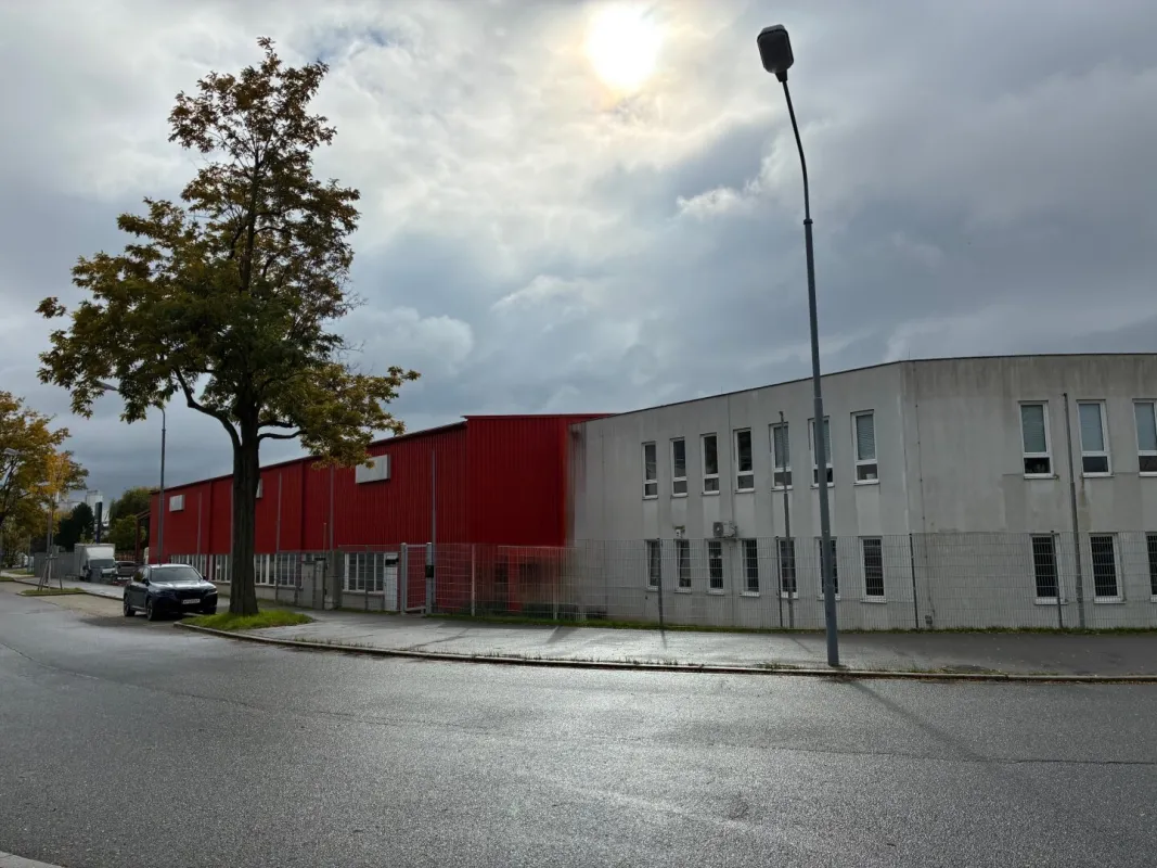 Hallenfläche in Toplage - Bild 1