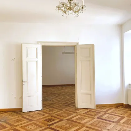 IMPOSANTE 5-ZIMMER ALTBAU-WOHNUNG mit KAISERLICHEM FLAIR in ZENTRUMSLAGE von BAD ISCHL - Bild 2