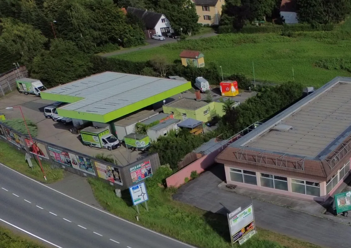 Fürstenfeld / ehemalige Tankstellenliegenschaft ca. 2.704 m² mit Halle und Freifläche zu mieten - Bild 1