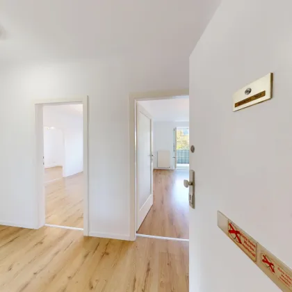2380 Perchtoldsdorf, Top 5, drei Zimmer + Balkon, 54m²+4m², Ruhelage, 1. Stock ohne Lift, Einbauküche, Sofortbezug, Miete. € 880,-- - Bild 2